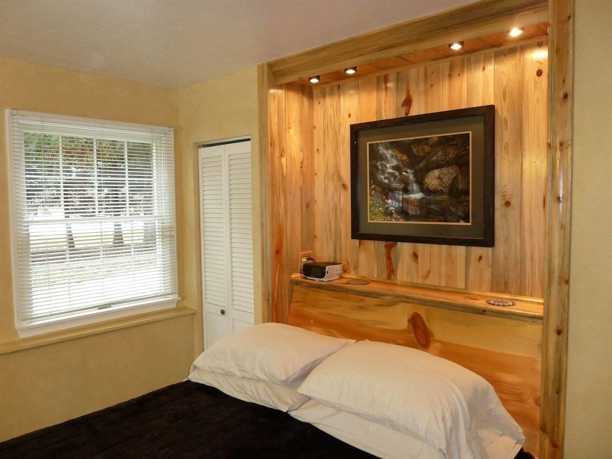 Bad Rock Bed And Breakfast Inn Columbia Falls Bagian luar foto
